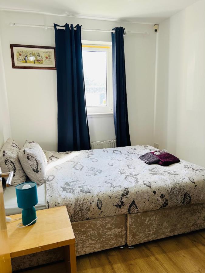 Fabulous 1Bed 1Bath Ground Floor Shared Accommodation ,Only Double Room Edinburgh Ngoại thất bức ảnh