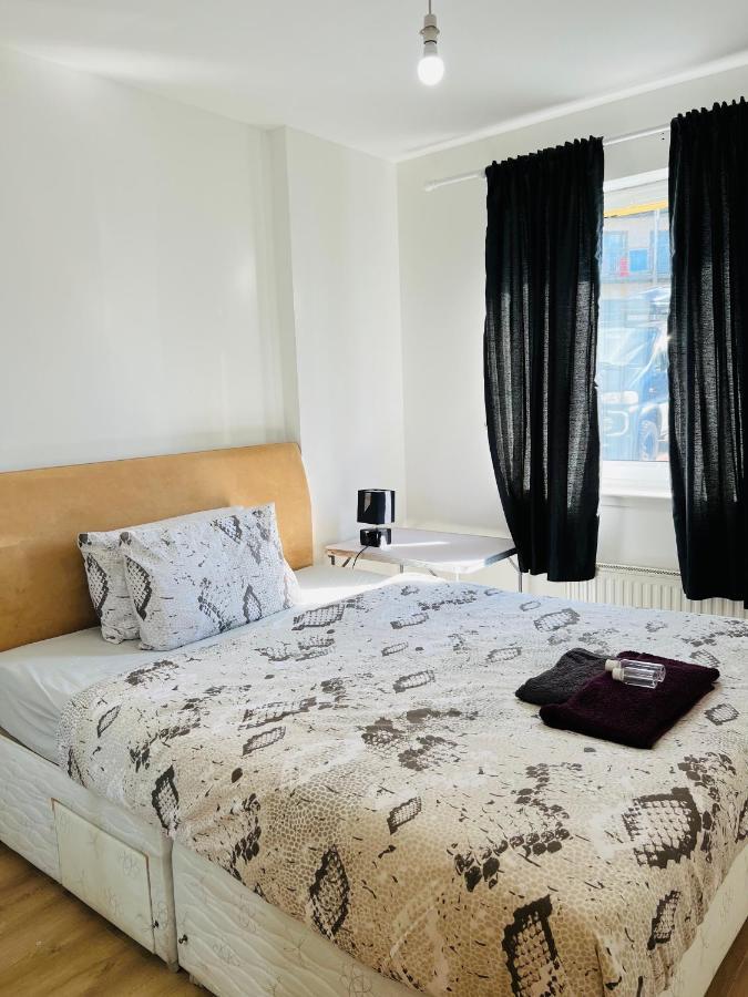 Fabulous 1Bed 1Bath Ground Floor Shared Accommodation ,Only Double Room Edinburgh Ngoại thất bức ảnh